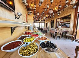 Saruhan Hotel