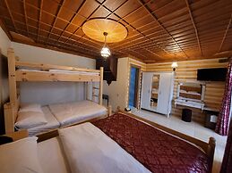 Saruhan Hotel