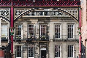 The Rutland Hotel & Apartments