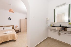 Smaragdi Hotel