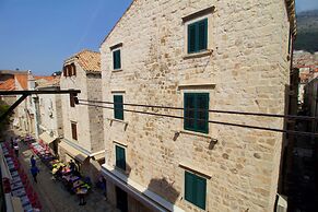 Divine Apartments