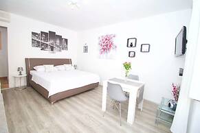 Divine Apartments