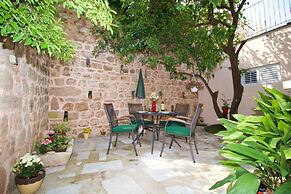 Divine Apartments