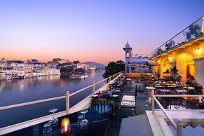 Hotel Sarovar on Lake Pichola