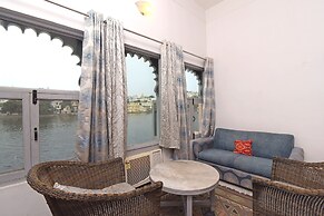 Hotel Sarovar on Lake Pichola