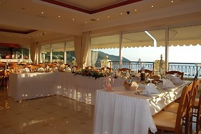 Aloha Hotel