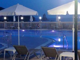 Aloha Hotel