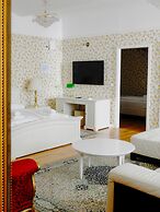 Allegro Hotel