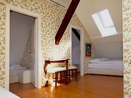Allegro Hotel