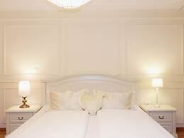 Allegro Hotel