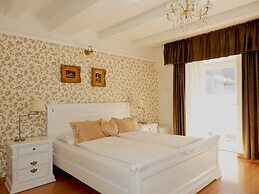 Allegro Hotel