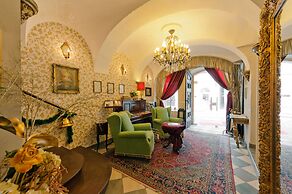 Allegro Hotel