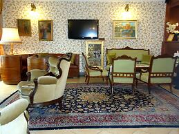 Allegro Hotel