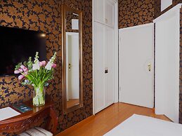 Allegro Hotel