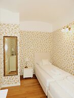 Allegro Hotel