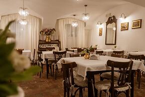 Allegro Hotel