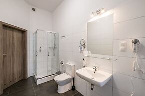 Lothus Hotel