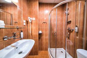 Lothus Hotel