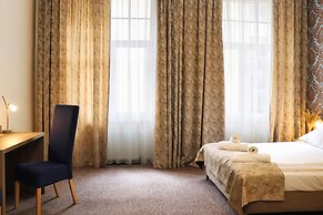 Lothus Hotel