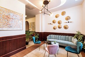 Lothus Hotel