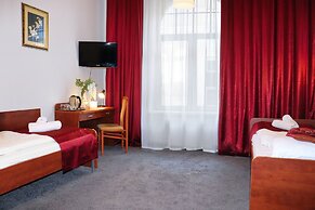 Lothus Hotel