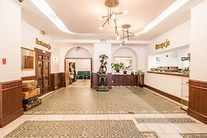 Lothus Hotel