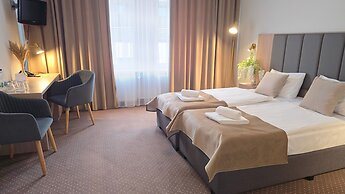 Lothus Hotel