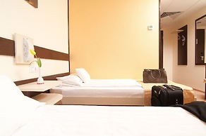 Hotel Rapsodia City Center