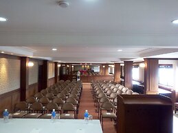 Issacs Residency