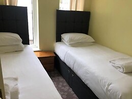Penny Farthing Hotel