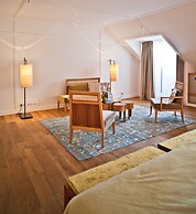 Louis Hotel