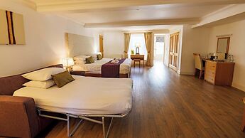 Moness Resort