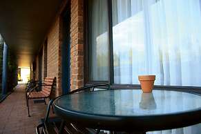 Admiral Motor Inn