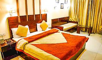 Hotel Raj Darbar