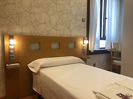Hostal Abami II