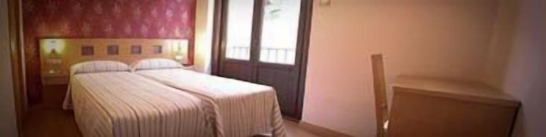 Hostal Abami II