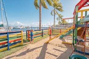 Bannister Hotel &  Yacht Club