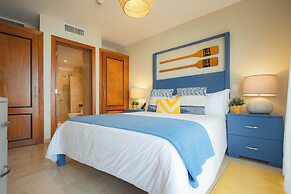 Bannister Hotel &  Yacht Club