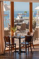 Bannister Hotel &  Yacht Club