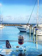 Bannister Hotel &  Yacht Club