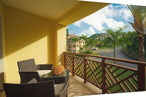 Bannister Hotel &  Yacht Club