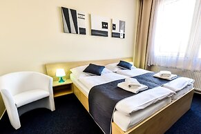 City Hotel
