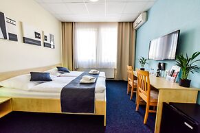 City Hotel