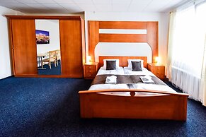 City Hotel