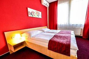 City Hotel