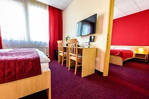 City Hotel