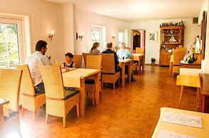 Gartenhotel Weisser Hof