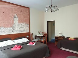 Hotel Aaron