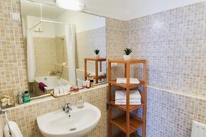 Trendy Deluxe Apartments
