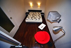 PET Apartments